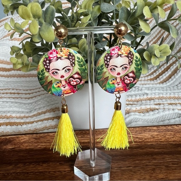 Frida Kahlo Portrait Mexican Artist Tassel Earrings - Picture 4 of 8